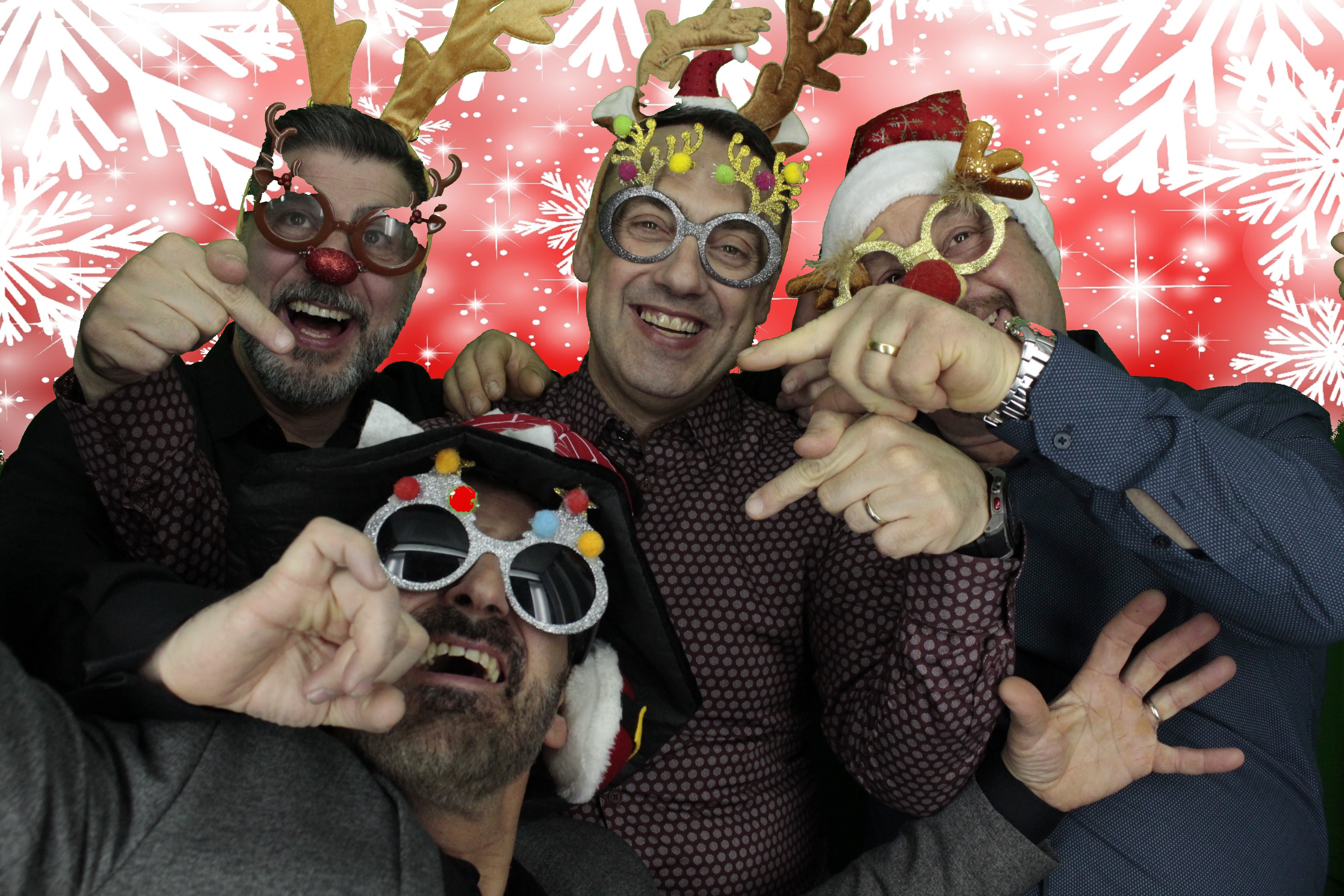 Silvermere Christmas Party | View more photos from the event at gallery.myphotoboothexperience.co.uk/u/MyPhotoBoothExperienceLtd/Silvermere-Christmas-Party-3